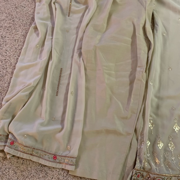 Punjabi suit with pant ( brand new) - Picture 2 of 4